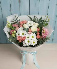 Букет цветов из:  Розы, Лизиантусы и Хризантемы в Волхове