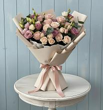 Букет цветов из:  Розы и Лизиантусы в Волхове