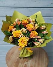 Букет цветов из:  Альстромерии и Розы в Волхове