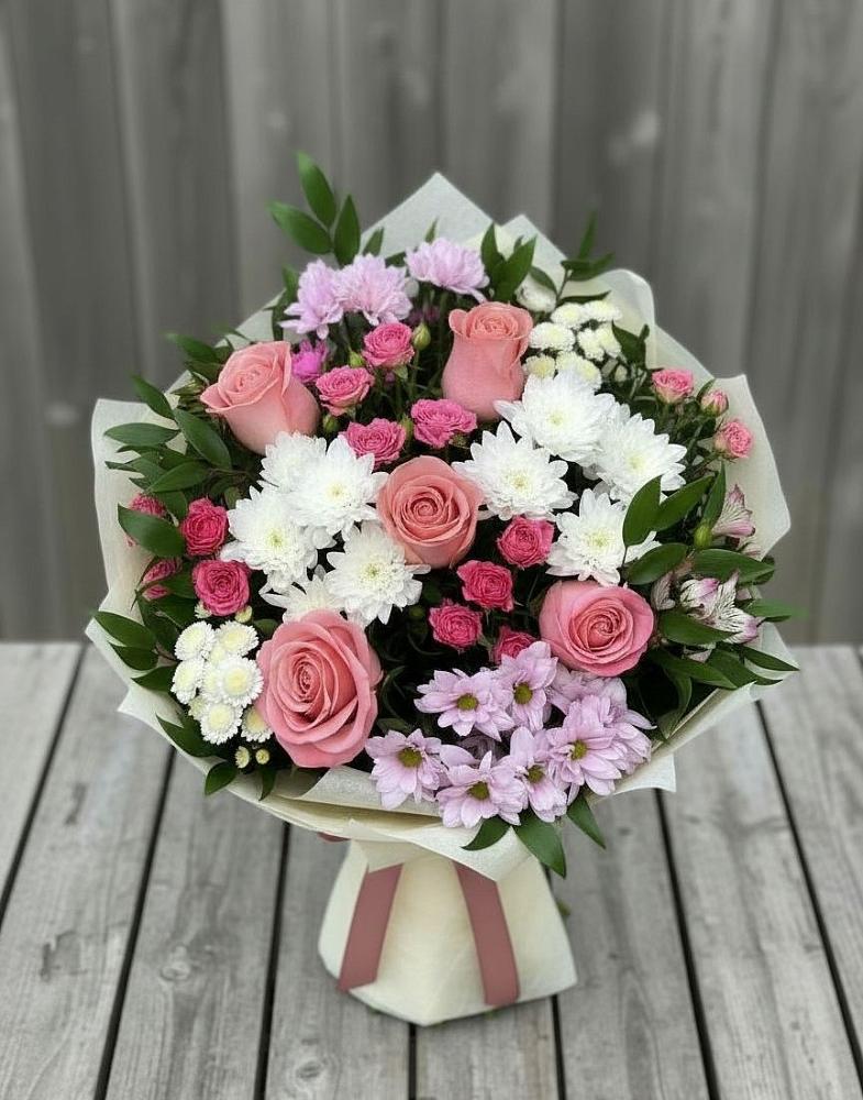 Букет цветов из: Альстромерии, Гвоздики, Розы и Хризантемы в Волхове