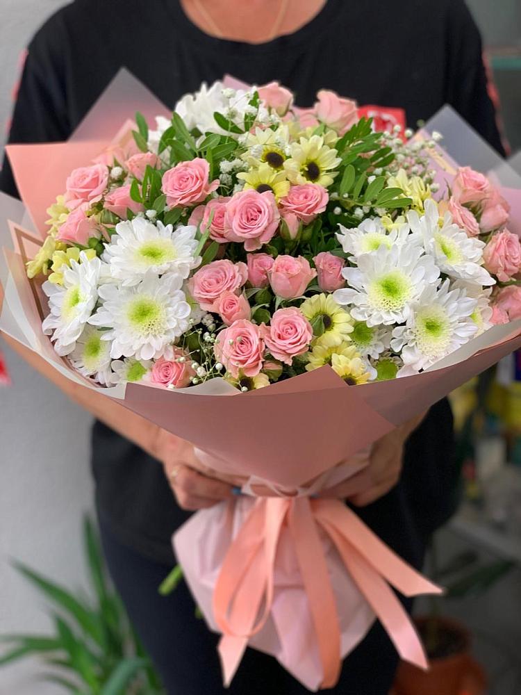 Букет цветов из: Розы и Хризантемы в Волхове