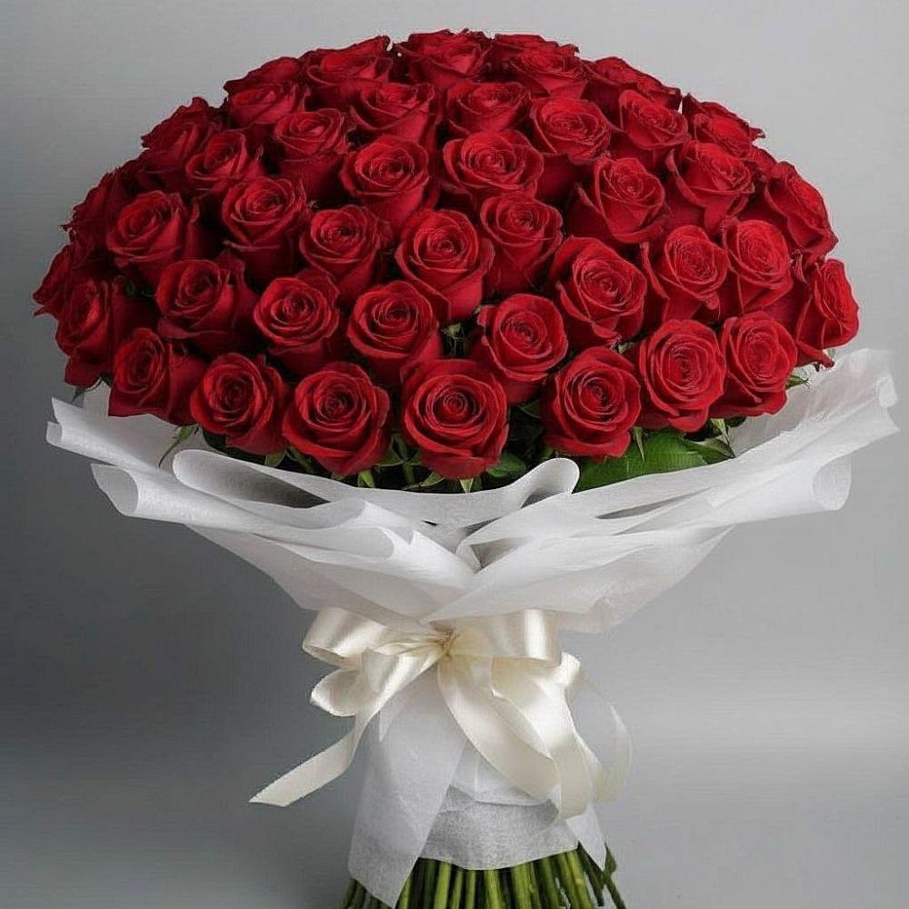 Букет 101 Красная роза Блэк Мэджик в Волхове