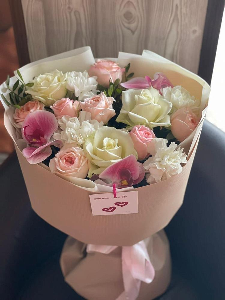 Букет цветов из: Орхидеи, Розы и Гвоздики в Волхове