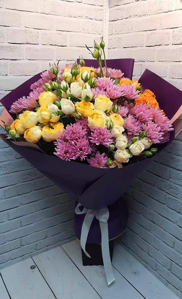 Букет цветов из: Хризантемы и Розы в Волхове