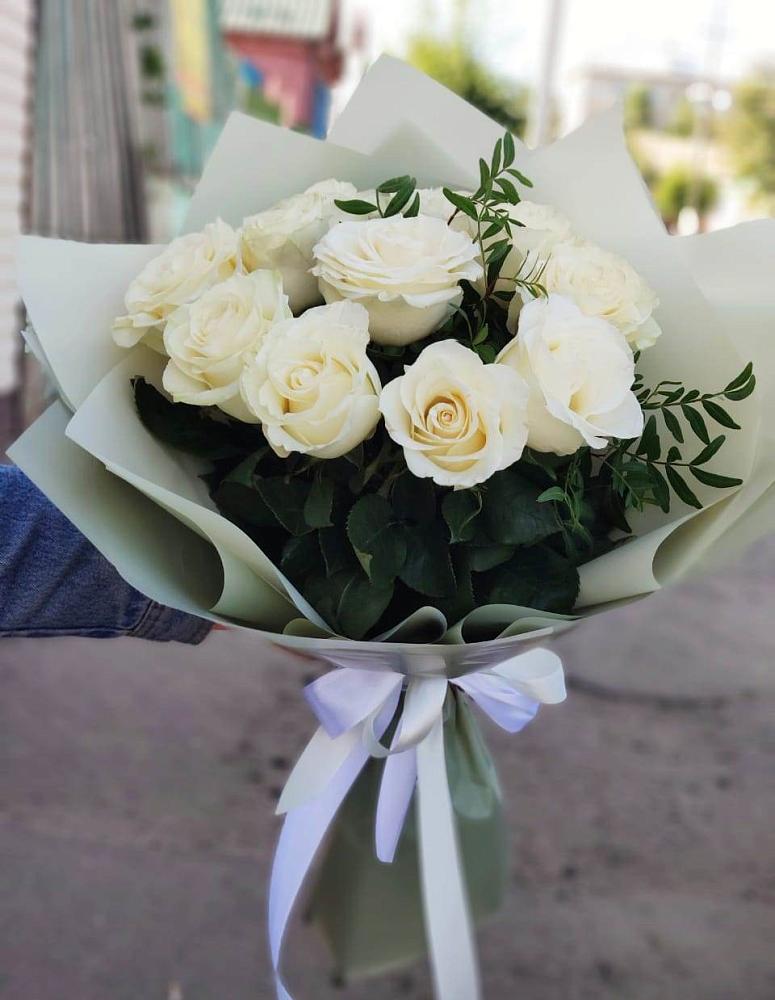 Букет Белые розы Проуд в Волхове