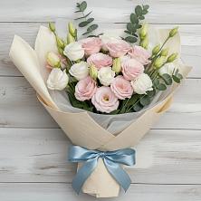 Букет цветов из:  Лизиантусы в Волхове