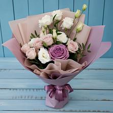 Букет цветов из:  Розы и Лизиантусы в Волхове
