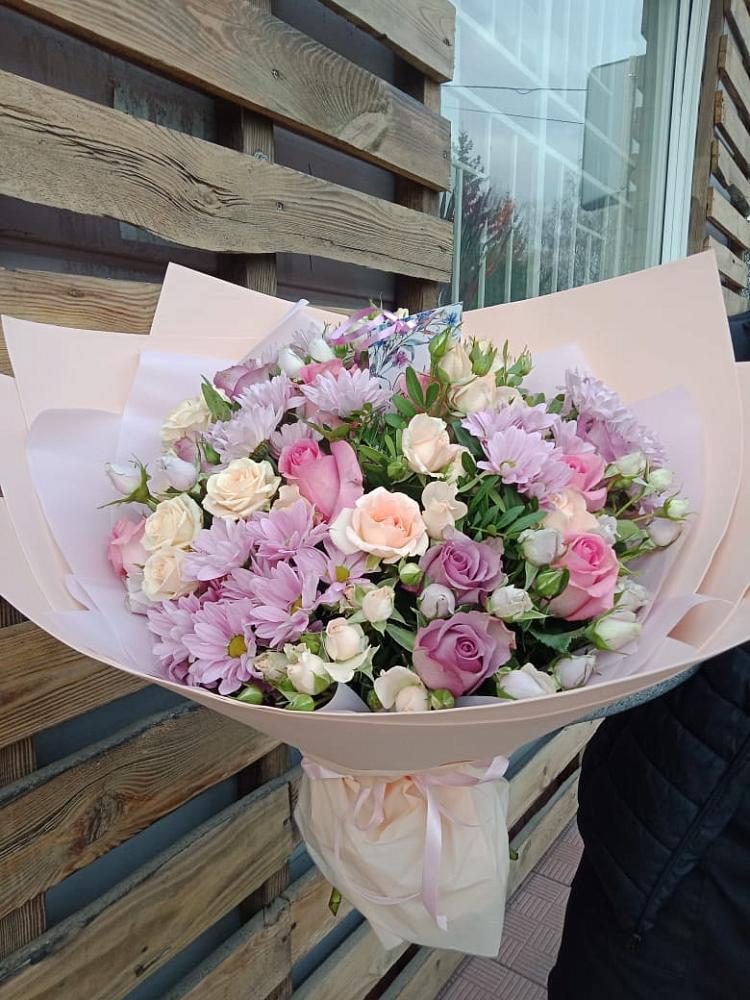 Букет цветов из: Розы и Хризантемы в Волхове