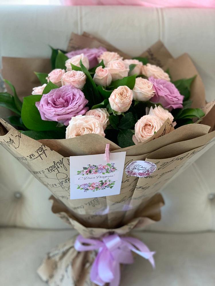 Букет цветов из: Розы в Волхове