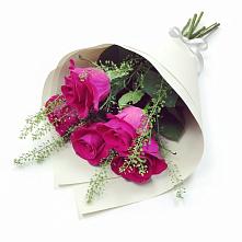 Букет цветов из:  Розы в Волхове