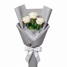 Букет 3 белые розы в Волхове