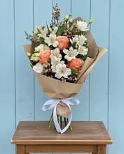 Букет цветов из:  Альстромерии, Лизиантусы, Розы и Хризантемы #REPLACE_PRED# Волхове