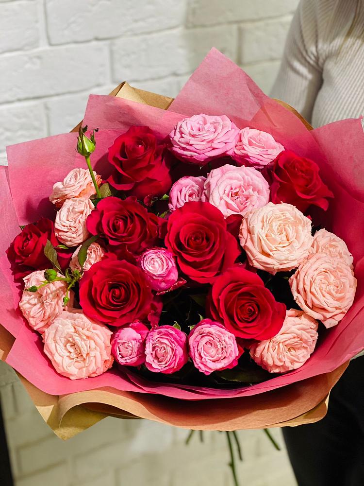 Букет цветов из: Розы в Волхове