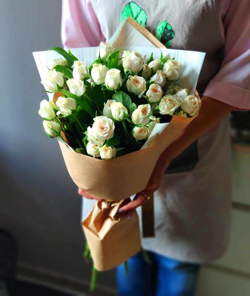 Букет цветов из: Розы в Волхове