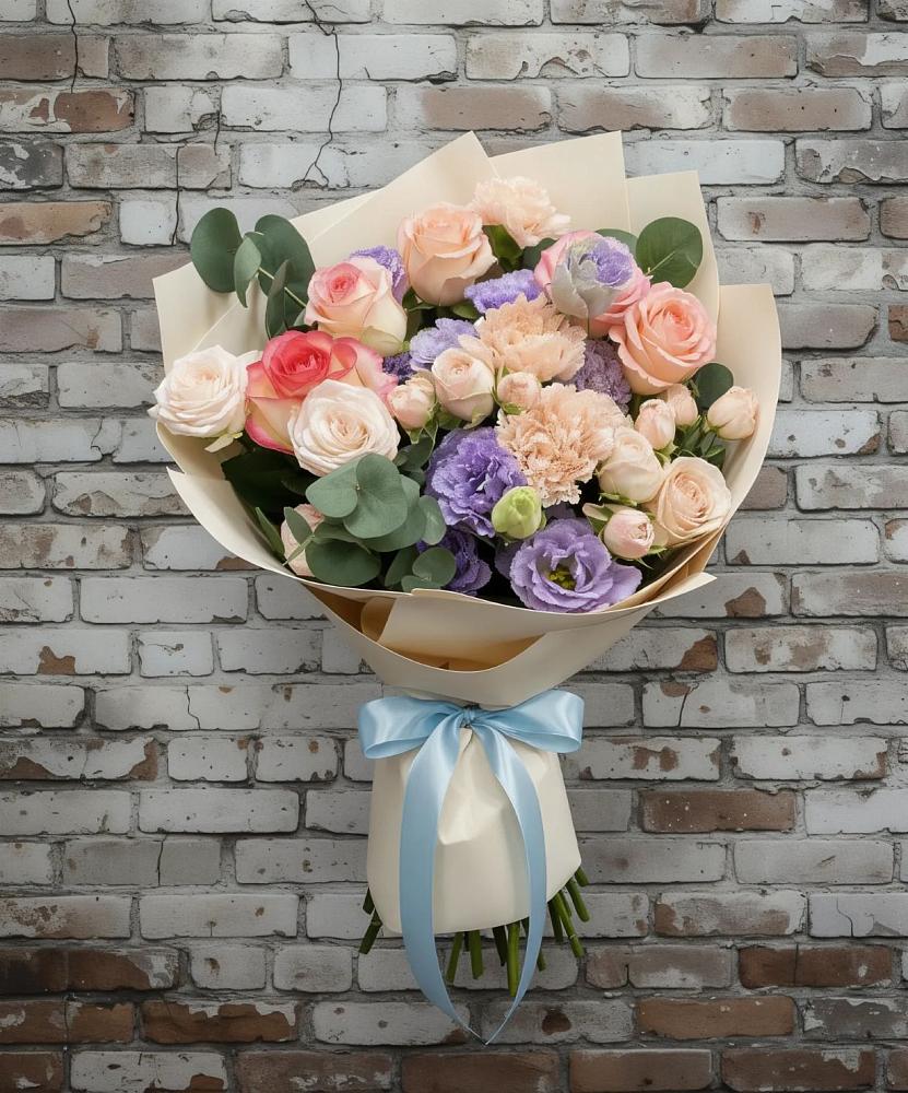 Букет цветов из: Розы, Лизиантусы и Гвоздики в Волхове