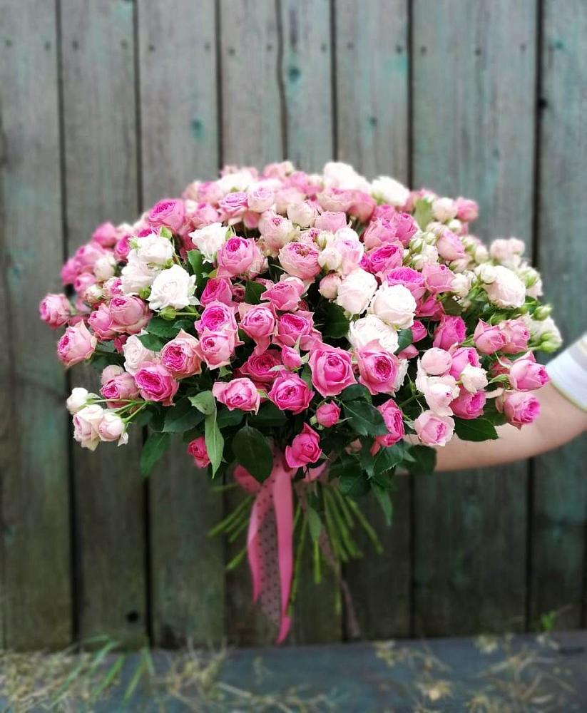 Букет Розовые кустовые розы Натали и Лав Лидия в Волхове