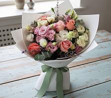 Букет цветов из:  Розы, Лизиантусы и Гвоздики в Волхове