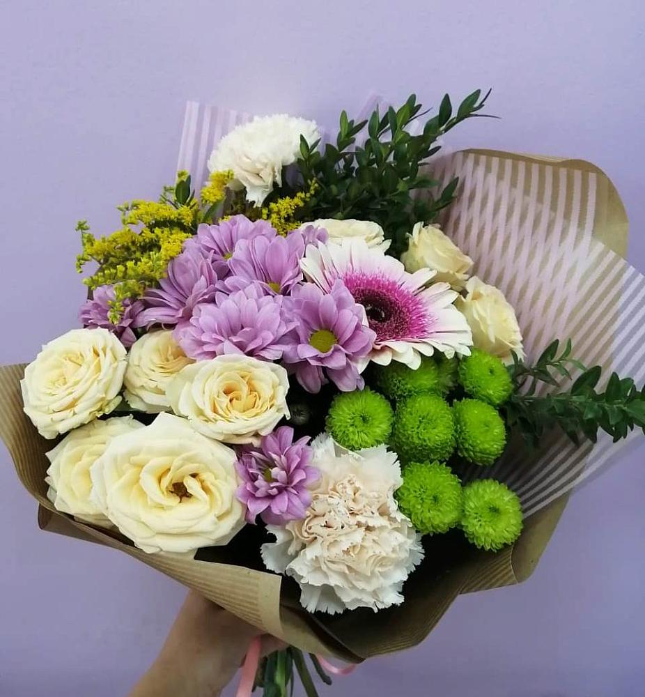 Букет цветов из: Хризантемы, Розы, Гвоздики и Герберы в Волхове