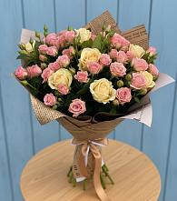 Букет цветов из:  Розы в Волхове
