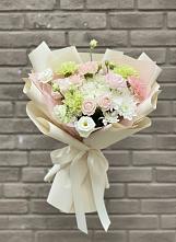 Букет цветов из:  Гвоздики, Розы, Лизиантусы и Хризантемы #REPLACE_PRED# Волхове