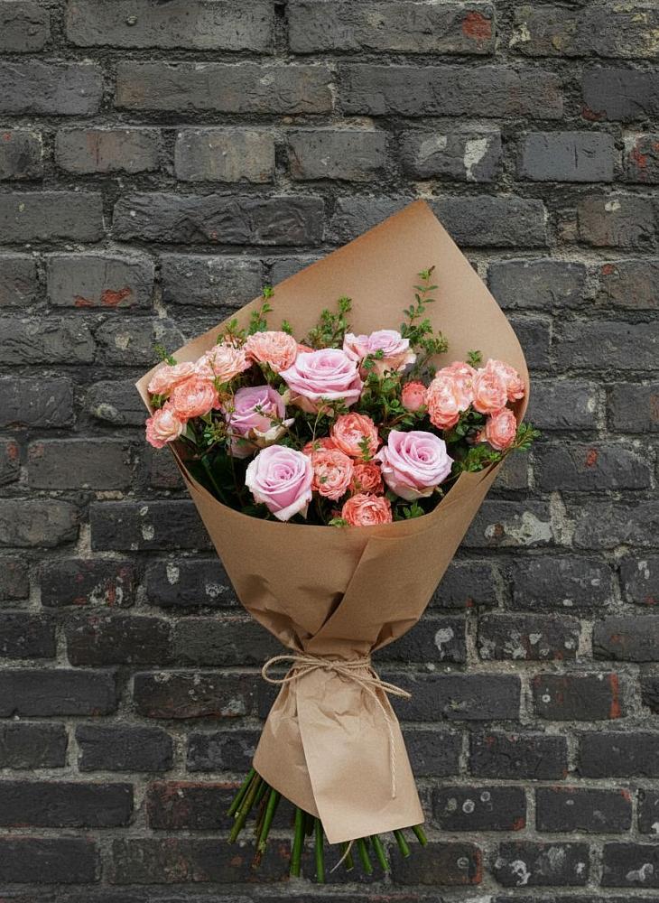 Букет цветов из: Розы в Волхове