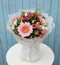 Букет цветов из:  Герберы, Альстромерии и Лизиантусы #REPLACE_PRED# Волхове