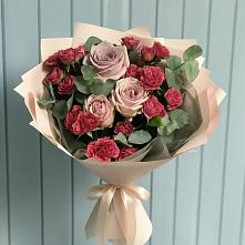 Букет цветов из:  Гвоздики и Розы в Волхове