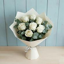 Букет Белые розы в Эвкалипте в Волхове