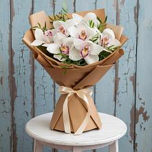 Букет цветов из:  Орхидеи и Розы в Волхове