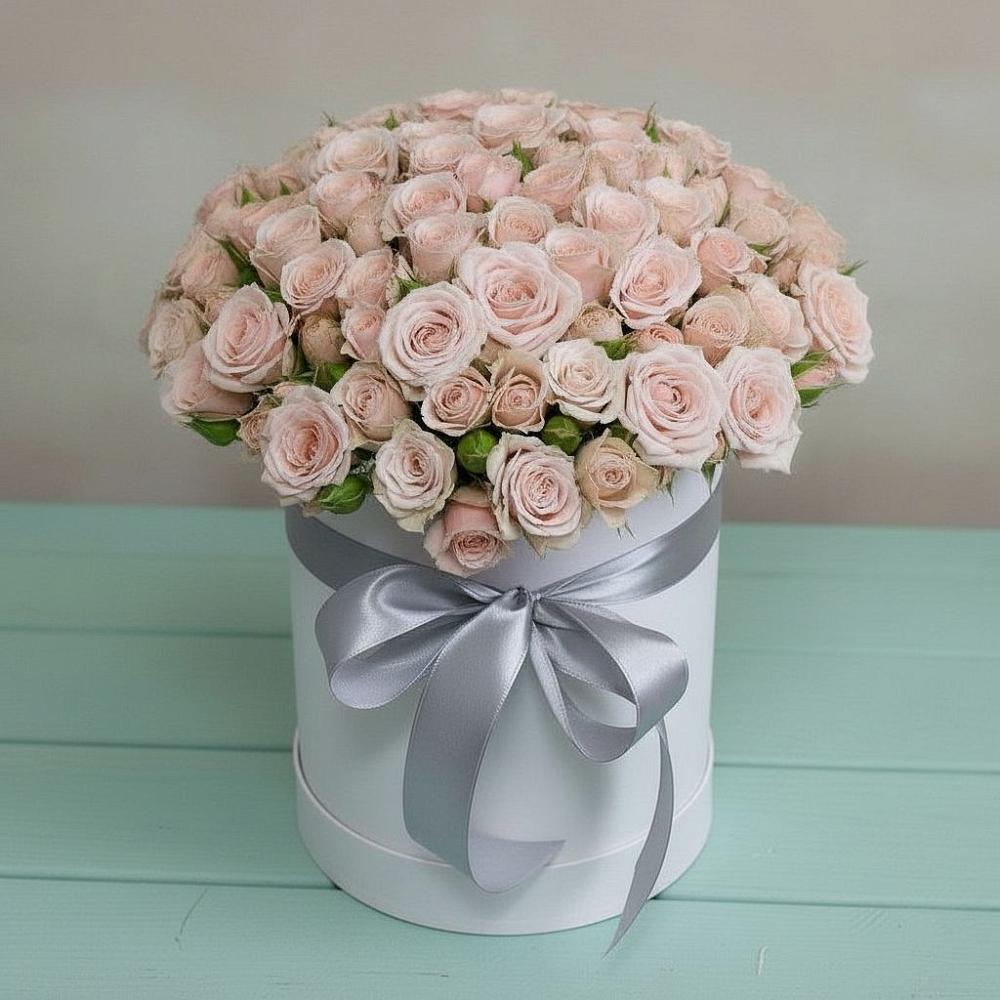 Цветочная композиция из Розы в шляпной коробке в Волхове